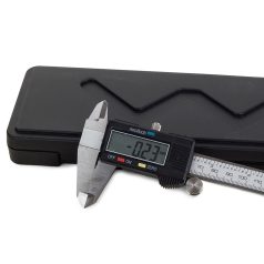   Elektronikus nagy pontosságú tolómérő praktikus tartóban LCD kijelzővel - 150 mm