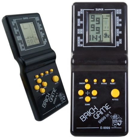 Retro játékkonzol rengeteg játékkal