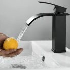 Egykaros exkluzív fekete mosdó csaptelep