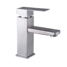 Egykaros ezüst színű mosdó csaptelep