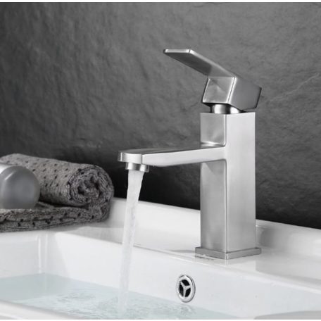 Egykaros ezüst színű mosdó csaptelep