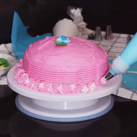 106 részes tortaállvány és dekoráló készlet